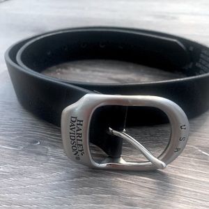 HD 32” Black leather belt w/Silver buckle